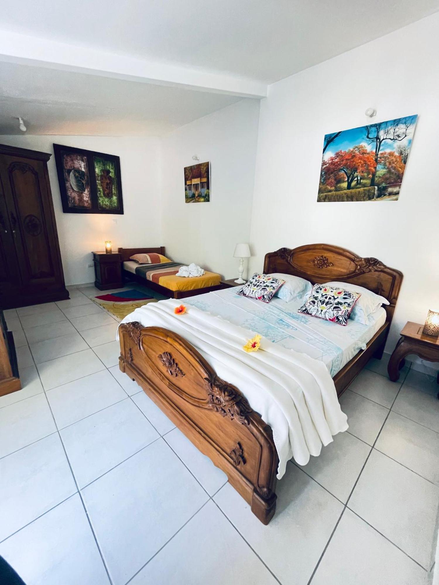 Adenora Bed and Breakfast Saint-Joseph Exteriör bild
